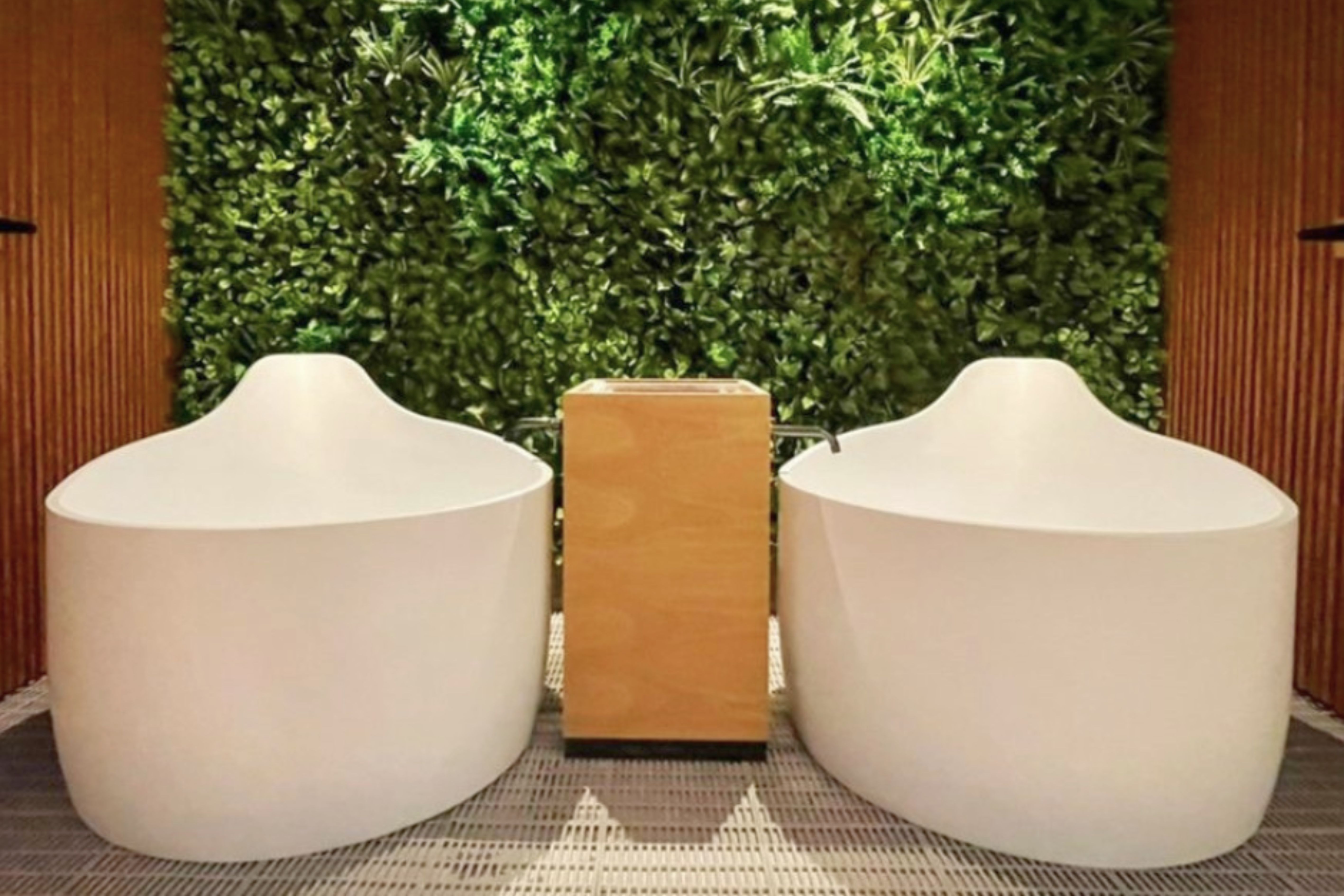 Tubs in Urban Retreat - The Curve outlet